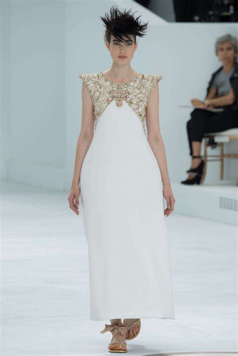 abiti da cerimonia chanel 2019|Abiti da sposa Chanel: i modelli più iconici per .